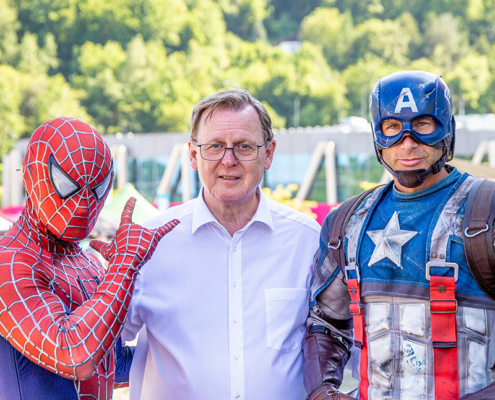 Ministerpräsident Bodo Ramelow und die Superhelden