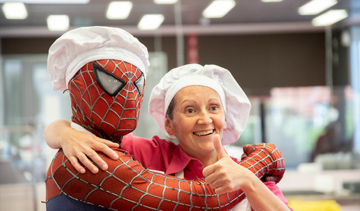 Spider-Man und Confiseurin Wendy