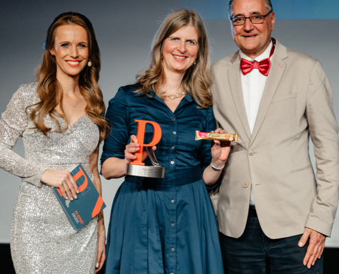 Pressefoto PR-Award mit Corinna Wartenberg und Dr. Michael Cremer